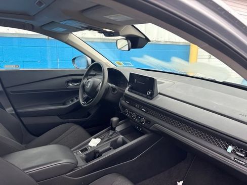 Used 2024 Honda Accord EX image 9