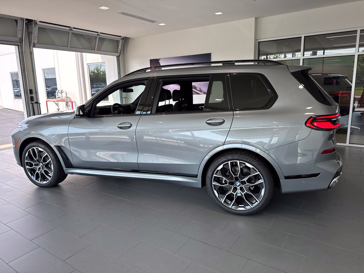 New 2026 BMW X7 xDrive40i w/ Executive Package AWD/4WD image 5
