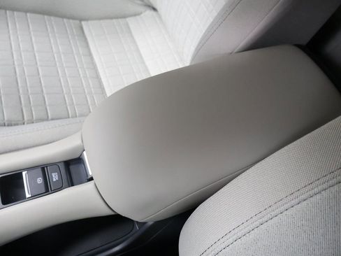 New 2026 Honda HR-V LX image 31