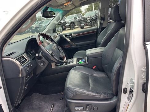 Used 2018 Lexus GX 460 image 14