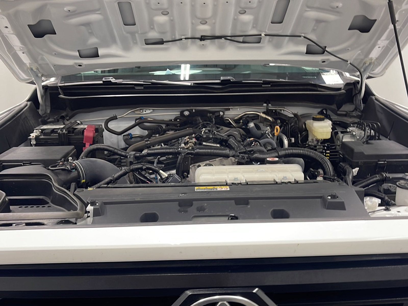 Used 2025 Toyota Tacoma SR5 AWD/4WD image 25