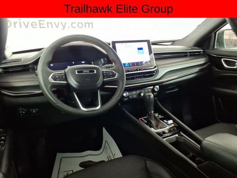 Used 2024 Jeep Compass Trailhawk w/ Trailhawk Elite Group AWD/4WD image 10