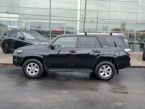 Used 2018 Toyota 4Runner SR5 image 2