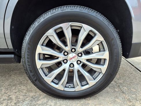 Used 2021 GMC Yukon Denali w/ Denali Premium Package image 23