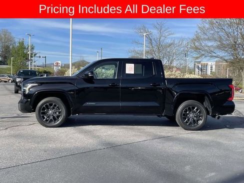 Used 2023 Toyota Tundra Platinum AWD/4WD image 2
