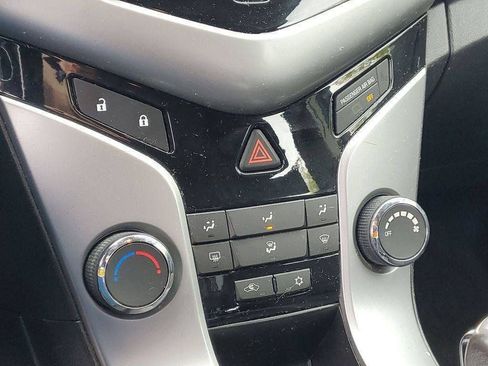 Used 2013 Chevrolet Cruze LT FWD image 15