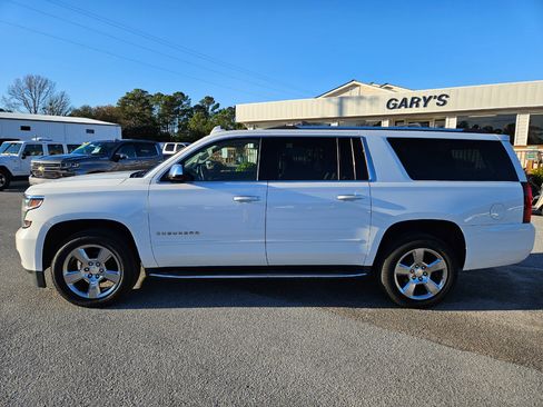 Used 2020 Chevrolet Suburban Premier image 3