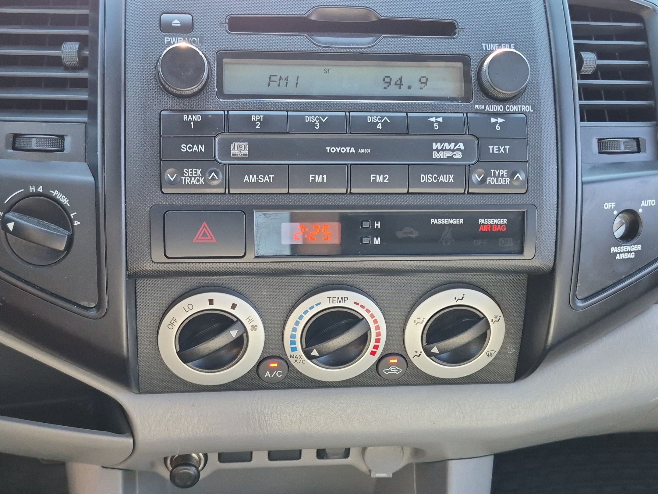 Used 2011 Toyota Tacoma 4x4 Access Cab w/ Convenience Pkg image 28