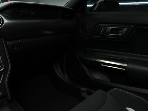 Used 2020 Ford Mustang Shelby GT500 w/ Technology Package image 36