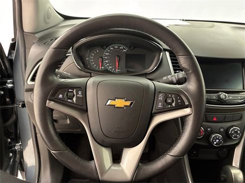 Used 2022 Chevrolet Trax LT w/ Driver Confidence Package image 21