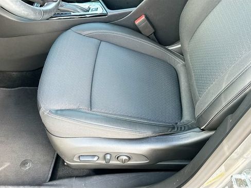 Used 2023 Buick Encore GX Select w/ Sport Touring Package FWD image 18