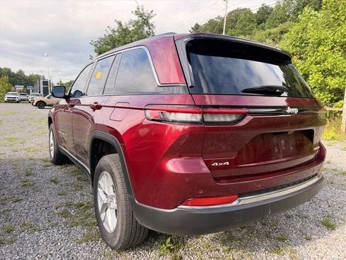 Used 2024 Jeep Grand Cherokee Laredo X w/ Trailer Tow Package AWD/4WD image 18