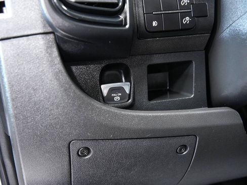 Used 2025 RAM ProMaster 2500 w/ Convenience Group FWD image 32