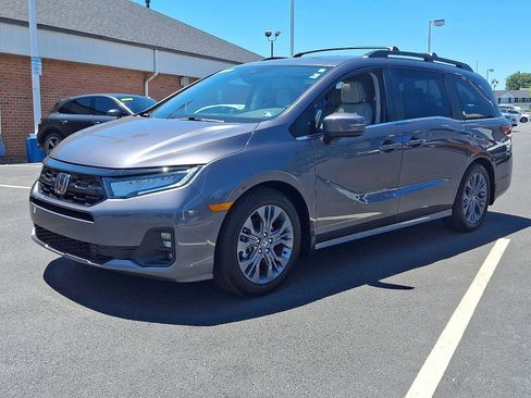 Certified 2026 Honda Odyssey Touring image 3