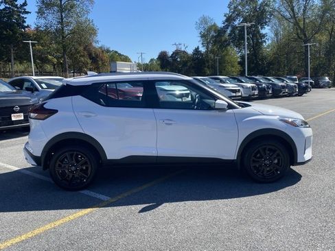 Certified 2024 Nissan Kicks SV image 9