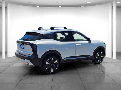 Used 2025 Nissan Kicks SR FWD image 6