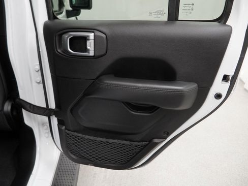 Certified 2022 Jeep Wrangler Unlimited Sahara image 44