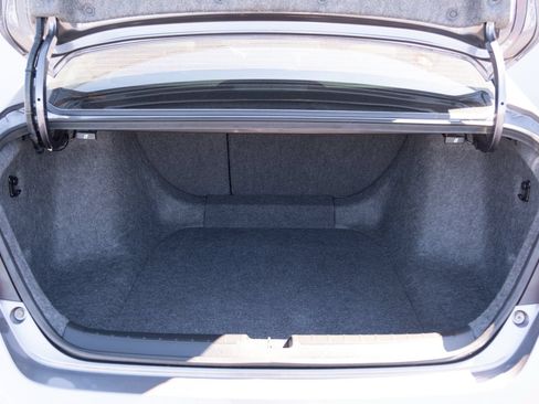Used 2018 Honda Accord Touring image 25