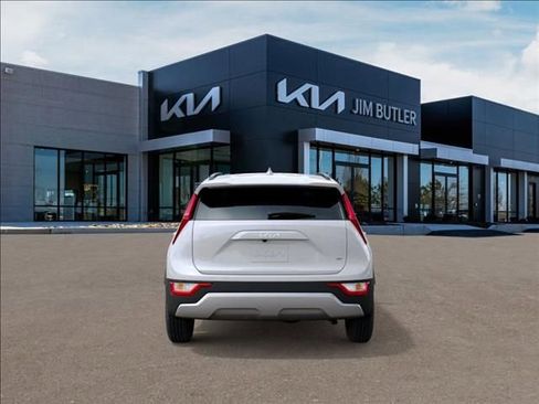 New 2026 Kia Niro LX image 5