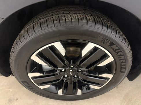 Used 2023 Kia Telluride SX AWD/4WD image 9