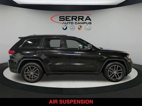 Used 2018 Jeep Grand Cherokee Trailhawk image 11