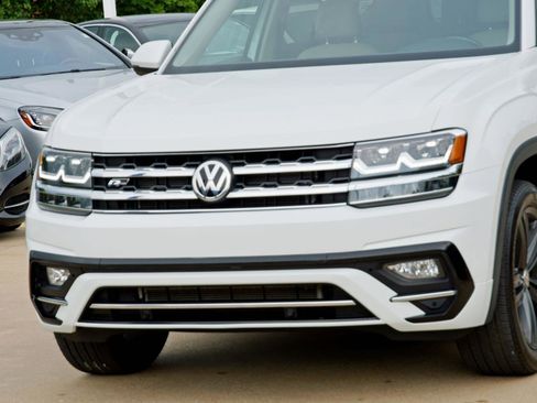 Used 2020 Volkswagen Atlas SE w/ Panoramic Sunroof Package image 3