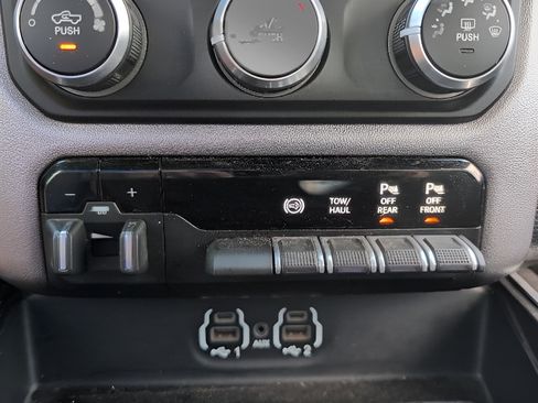 Used 2019 RAM 3500 Big Horn AWD/4WD image 15