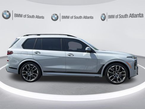 Certified 2025 BMW X7 xDrive40i w/ M Sport Package AWD/4WD image 32