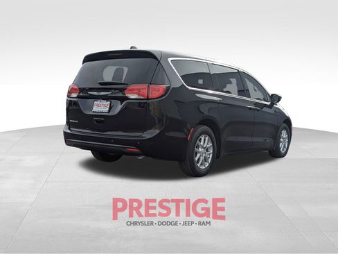 New 2026 Chrysler Voyager LX FWD image 5