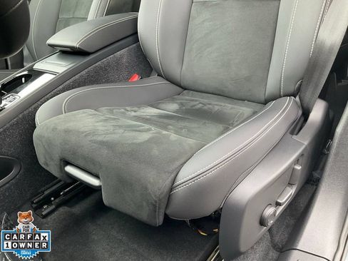 Used 2022 Volvo XC40 P8 Recharge Plus AWD/4WD image 17