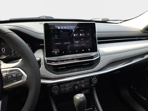 Used 2022 Jeep Compass Latitude w/ Sun and Sound Group FWD image 6