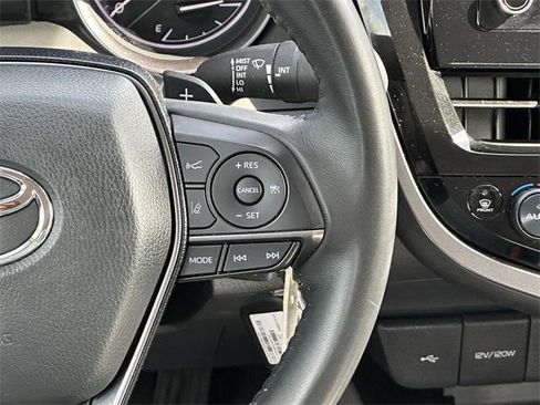 Used 2024 Toyota Camry SE image 14