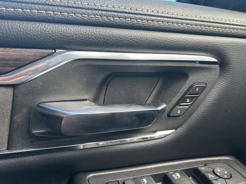 Used 2025 RAM 1500 Laramie AWD/4WD image 17