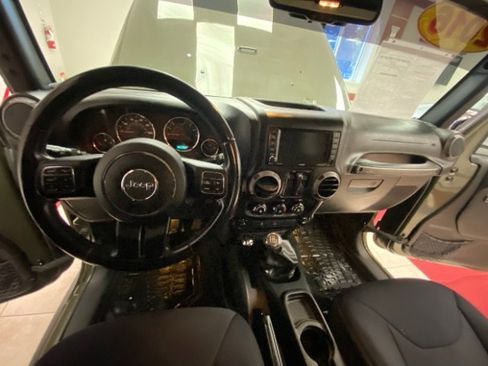 Used 2016 Jeep Wrangler Sport AWD/4WD image 13