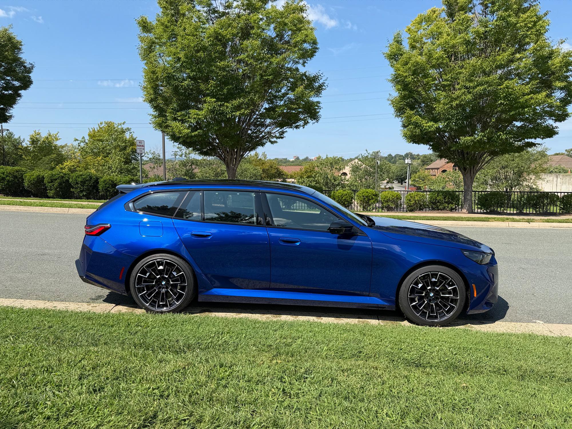 New 2027 BMW M5 Touring AWD/4WD image 8