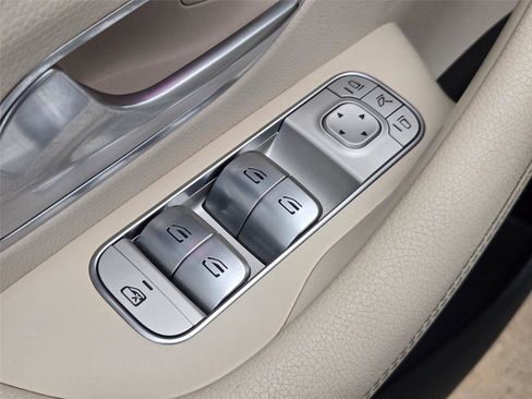 Used 2024 Mercedes-Benz GLS 450 4MATIC image 26