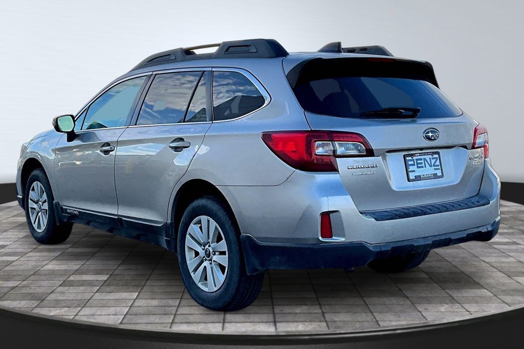 Used 2017 Subaru Outback 2.5i Premium AWD/4WD image 4