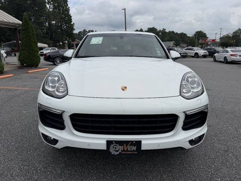 Used 2017 Porsche Cayenne Platinum Edition AWD/4WD image 4