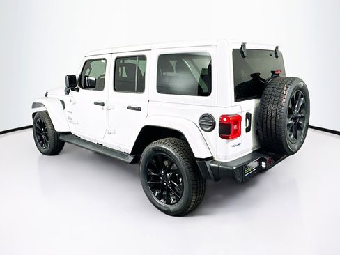 Used 2022 Jeep Wrangler Sahara w/ Cold Weather Group image 5