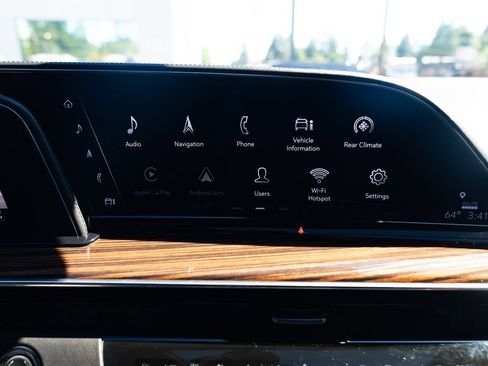 Used 2021 Cadillac Escalade ESV Premium Luxury w/ Performance Package AWD/4WD image 13