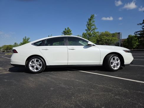 Certified 2025 Honda Accord LX image 19