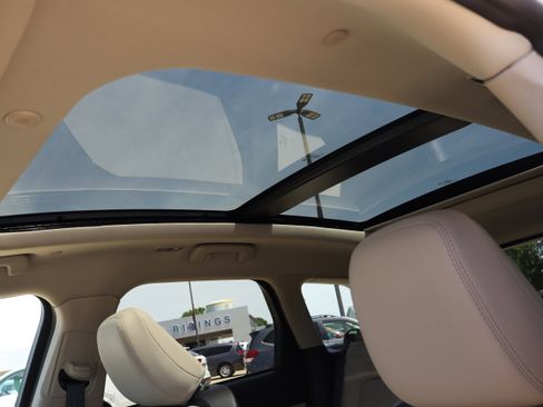 Used 2025 Lincoln Corsair Reserve FWD image 24