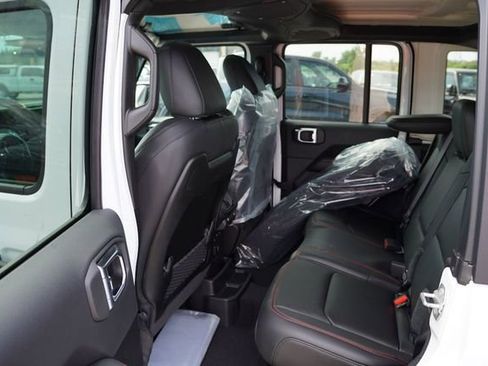 New 2025 Jeep Wrangler Unlimited Rubicon w/ Steel Bumper Group image 11