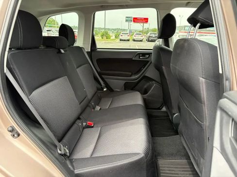 Used 2015 Subaru Forester 2.5i Premium w/ All-Weather Package AWD/4WD image 18