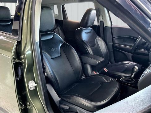 Used 2018 Jeep Compass Limited w/ Navigation Group image 27