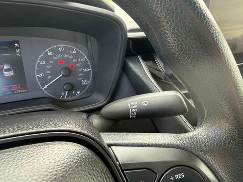 Used 2025 Toyota Corolla LE image 33