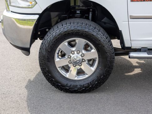 Used 2015 RAM 2500 Tradesman w/ Chrome Appearance Group AWD/4WD image 32