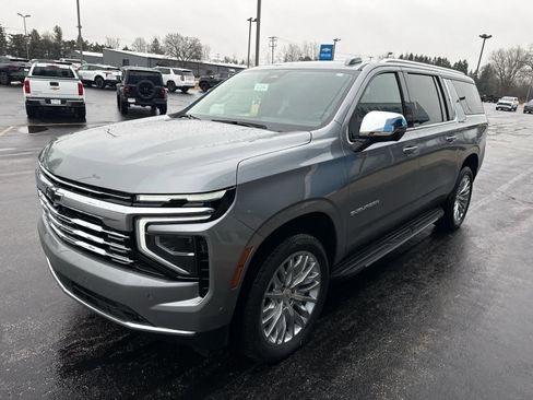 New 2026 Chevrolet Suburban Premier w/ Sun And Tow Package AWD/4WD image 3