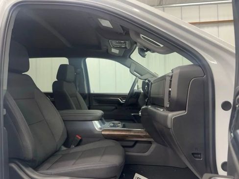 Used 2024 GMC Sierra 2500 SLE w/ SLE Convenience Package image 10