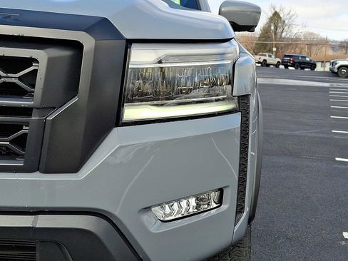 Used 2024 Nissan Frontier PRO-4X w/ Pro Convenience Package image 8